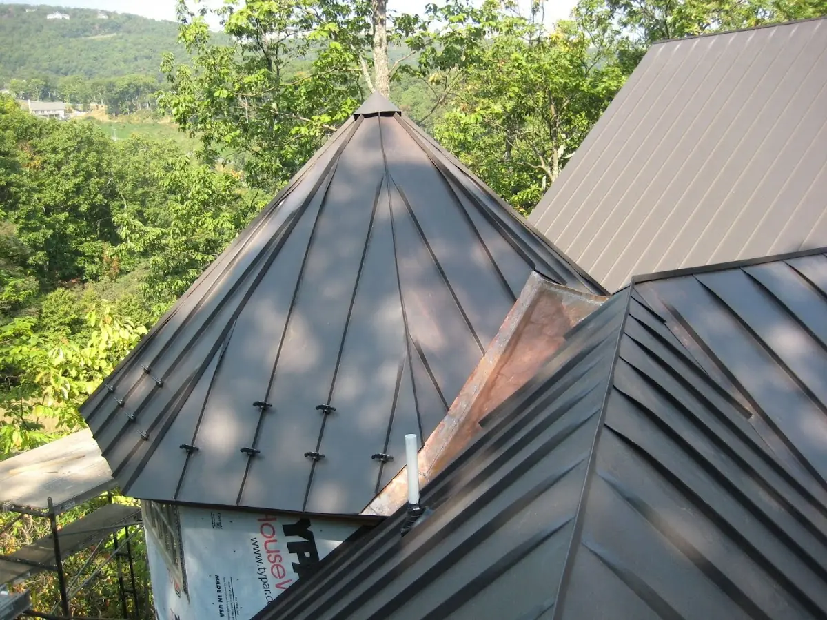 Professional Roof Tarp Installation by Craftsman Roofing in North Forest